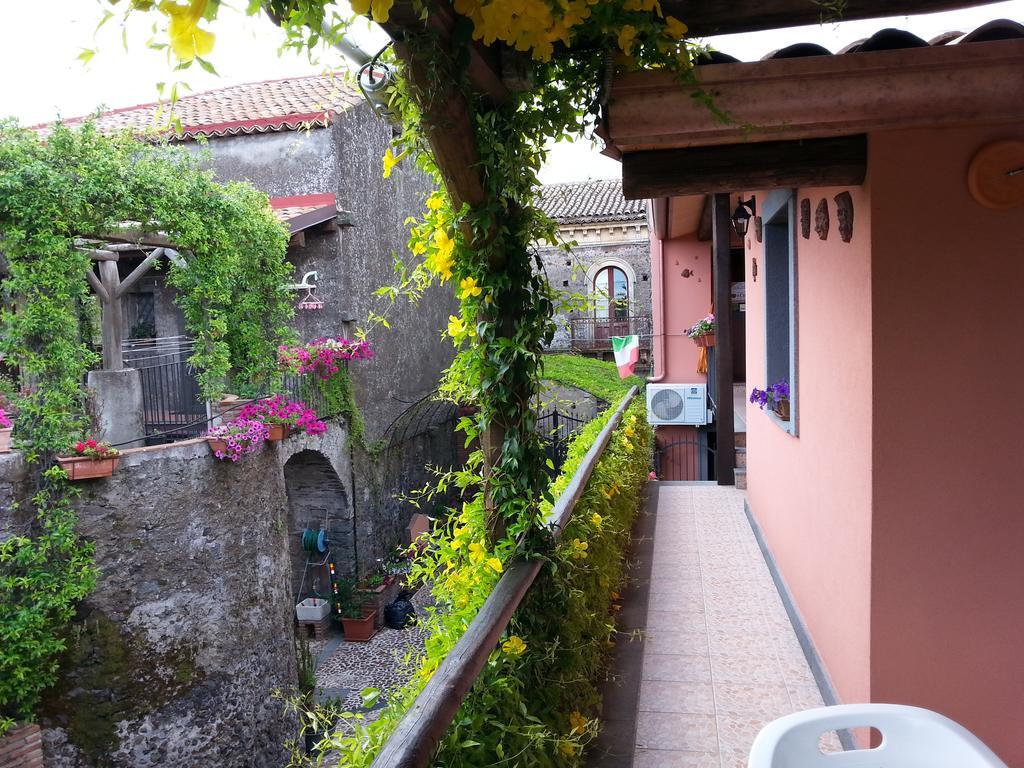 לינה וארוחת בוקר SantʼAlfio Etma מראה חיצוני תמונה